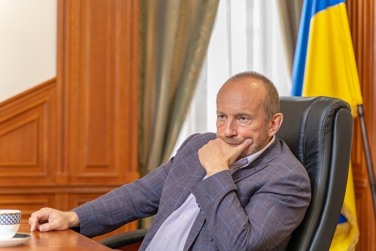 Глава Гостаможни: «Мы можем физически досмотреть лишь около 4% грузов, пересекающих нашу границу» Глава Гостаможни: «Мы можем физически досмотреть лишь около 4% грузов, пересекающих нашу границу»