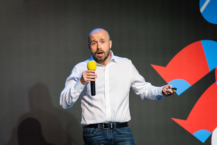 Deloitte TMT Talks: як оживити Тараса Шевченка та навіщо бренду прокачувати свої м'язи Deloitte TMT Talks: як оживити Тараса Шевченка та навіщо бренду прокачувати свої м'язи