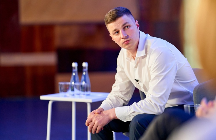 Deloitte TMT Talks: як «оселити» лікаря в смартфоні та привчити українців бути здоровими Deloitte TMT Talks: як «оселити» лікаря в смартфоні та привчити українців бути здоровими