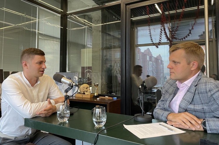 Deloitte TMT Talks: як «оселити» лікаря в смартфоні та привчити українців бути здоровими Deloitte TMT Talks: як «оселити» лікаря в смартфоні та привчити українців бути здоровими