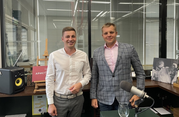 Deloitte TMT Talks: як «оселити» лікаря в смартфоні та привчити українців бути здоровими Deloitte TMT Talks: як «оселити» лікаря в смартфоні та привчити українців бути здоровими