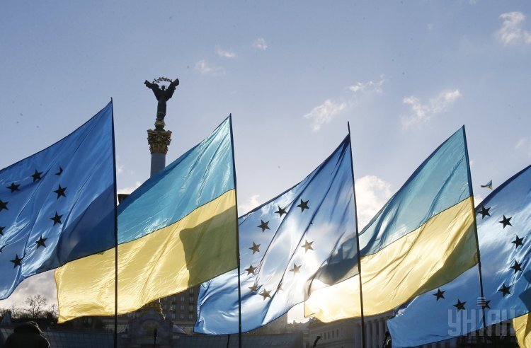 Сім листівок про січневий сплеск курсу Сім листівок про січневий сплеск курсу