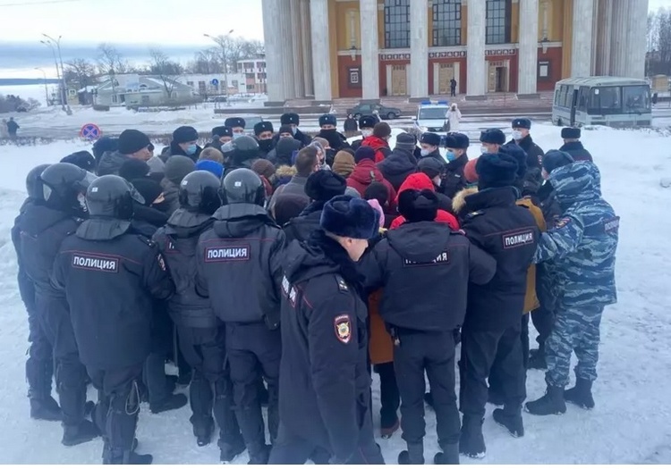 Акції протесту в росії проти війни: протестувальників менше, ніж ОМОНу Акції протесту в росії проти війни: протестувальників менше, ніж ОМОНу
