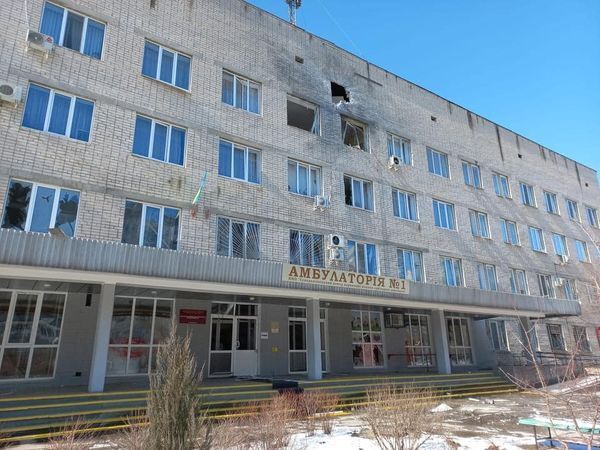 Окупанти обстріляли Сєвєредонецький притулок для матерів з дітьми Окупанти обстріляли Сєвєредонецький притулок для матерів з дітьми