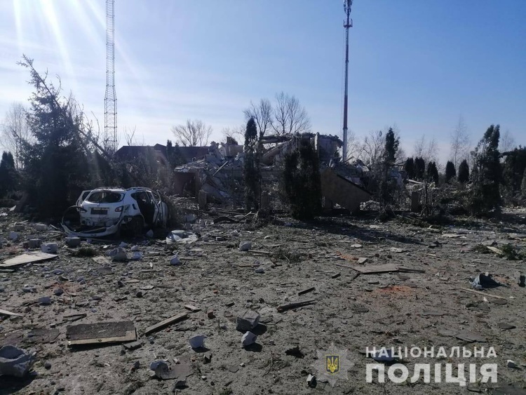 Семеро загиблих та п’ять поранених в результаті мінометного удару по Макарову Семеро загиблих та п’ять поранених в результаті мінометного удару по Макарову