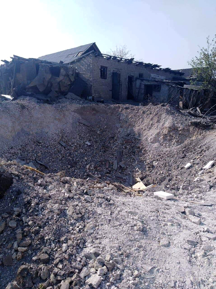 Через авіаудар по школі на Луганщині загинули близько 60 людей – Гайдай Через авіаудар по школі на Луганщині загинули близько 60 людей – Гайдай