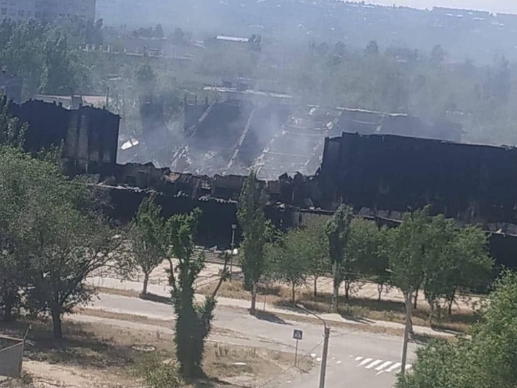 Російські окупанти знищили Льодовий палац у Сєвєродонецьку – Гайдай Російські окупанти знищили Льодовий палац у Сєвєродонецьку – Гайдай