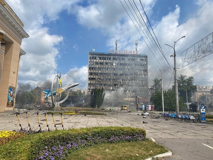 ОБНОВЛЕНО: Враг нанес ракетный удар по центру Винницы ОБНОВЛЕНО: Враг нанес ракетный удар по центру Винницы