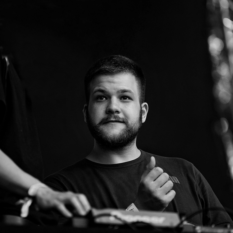 Команда Music Ambassadors Tour: «Іноземці були дуже здивовані, що навіть з постійними повітряними тривогами, обстрілами і відсутністю світла ми все одно продовжуємо робити івенти» Команда Music Ambassadors Tour: «Іноземці були дуже здивовані, що навіть з постійними повітряними тривогами, обстрілами і відсутністю світла ми все одно продовжуємо робити івенти»