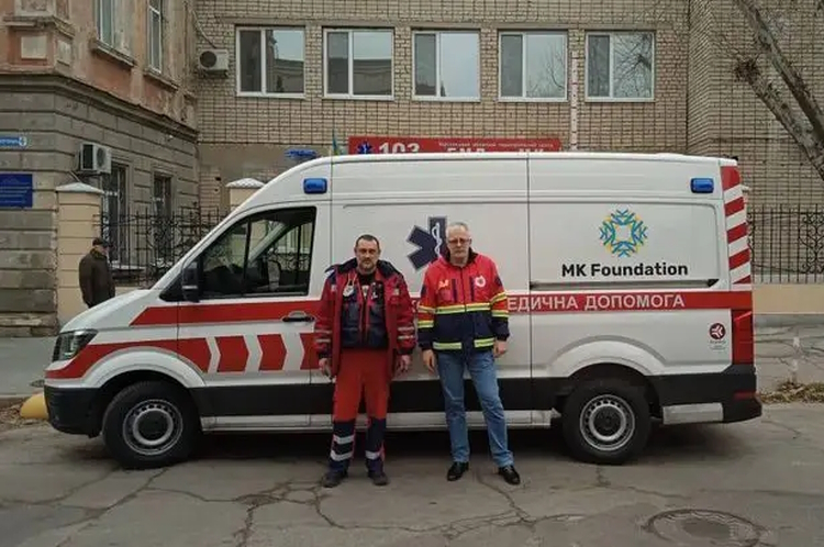 Благодійний фонд передав до Херсону сучасний автомобіль Швидкої допомоги Благодійний фонд передав до Херсону сучасний автомобіль Швидкої допомоги