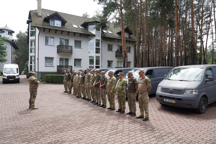 Прикордонники отримали мінівени та машини швидкої допомоги від фонду MK Foundation Прикордонники отримали мінівени та машини швидкої допомоги від фонду MK Foundation