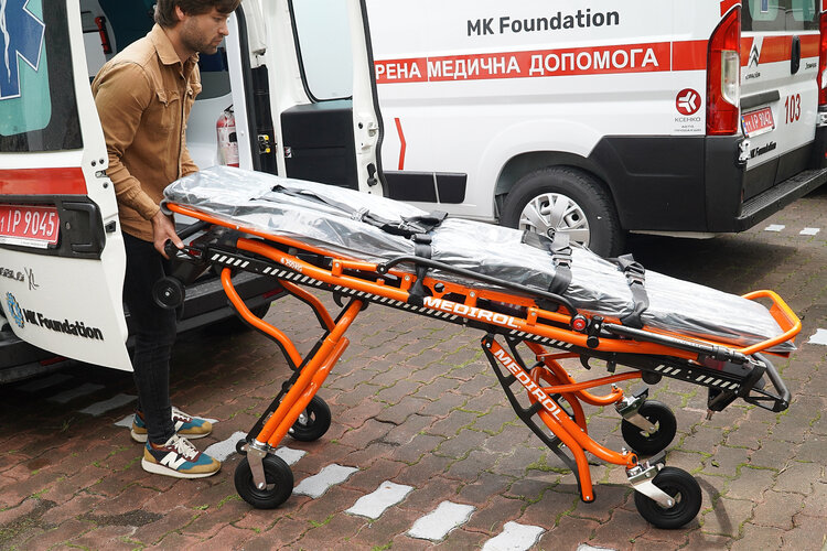 Прикордонники отримали мінівени та машини швидкої допомоги від фонду MK Foundation Прикордонники отримали мінівени та машини швидкої допомоги від фонду MK Foundation
