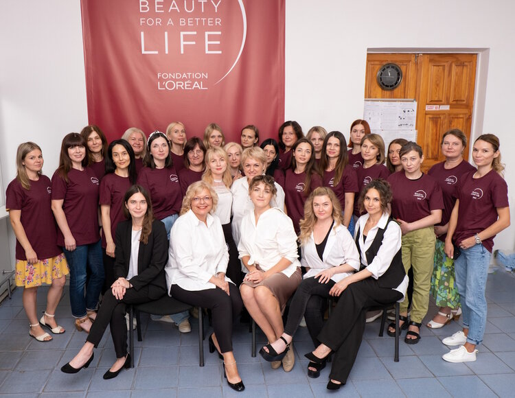 L’Oréal Україна запустила 7-й сезон загальноосвітньої програми «Краса для всіх» (Beauty for a Better Life) L’Oréal Україна запустила 7-й сезон загальноосвітньої програми «Краса для всіх» (Beauty for a Better Life)