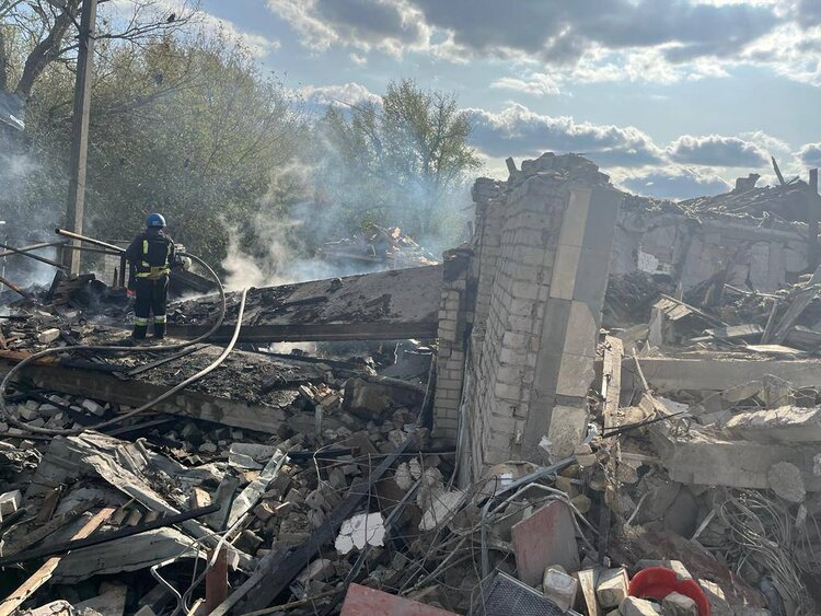 Окупанти вдарили по кафе та магазину у с. Гроза Куп'янського району – очільник ОВА Окупанти вдарили по кафе та магазину у с. Гроза Куп'янського району – очільник ОВА