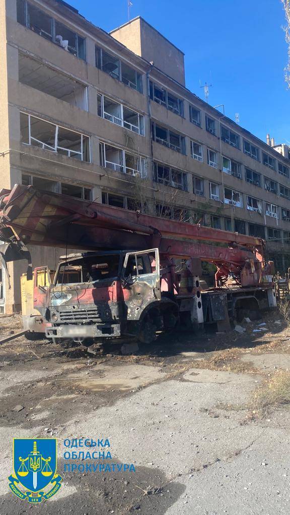 ОНОВЛЕНО: Окупанти атакували ракетами судноремонтний завод на Одещині ОНОВЛЕНО: Окупанти атакували ракетами судноремонтний завод на Одещині