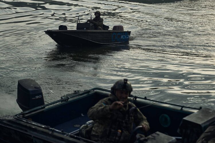 Зеленський опублікував фото українських військових на лівому березі Дніпра Зеленський опублікував фото українських військових на лівому березі Дніпра