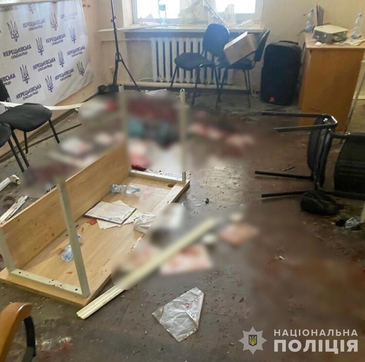 ОНОВЛЕНО: На Закарпатті депутат підірвав гранати в будівлі сільської ради ОНОВЛЕНО: На Закарпатті депутат підірвав гранати в будівлі сільської ради