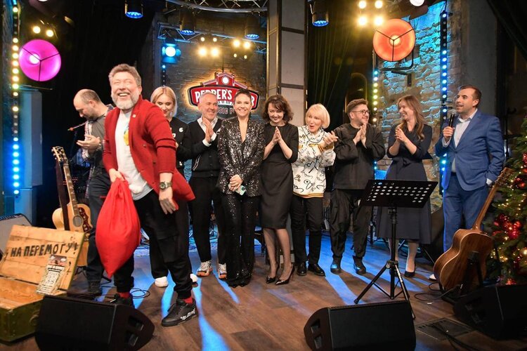 Організаторки Business Stand Up: «Ми відновили івенти, бо людям не вистачає ком’юніті і позитивних емоцій. І ми можемо збирати кошти, допомагати» Організаторки Business Stand Up: «Ми відновили івенти, бо людям не вистачає ком’юніті і позитивних емоцій. І ми можемо збирати кошти, допомагати»