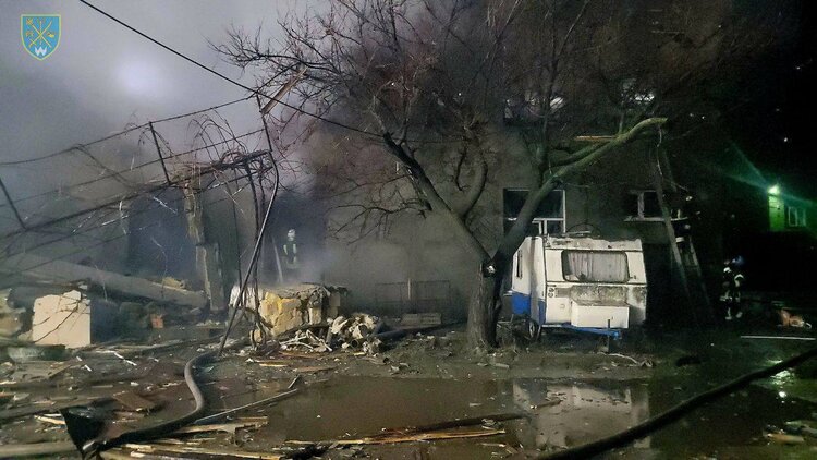 Уночі росіяни атакували Одесу та Дніпро «шахедами», є влучання та загиблі Уночі росіяни атакували Одесу та Дніпро «шахедами», є влучання та загиблі