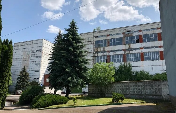 Собачий розплідник за 61 млн грн. Як ФДМУ безуспішно намагається приватизувати збанкрутілий Рівненський радіотехнічний завод Собачий розплідник за 61 млн грн. Як ФДМУ безуспішно намагається приватизувати збанкрутілий Рівненський радіотехнічний завод