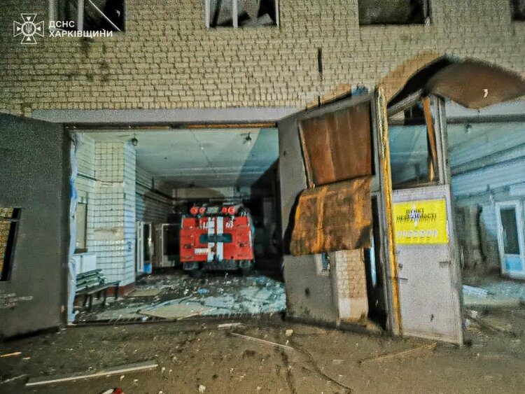 Ворог вночі атакував пожежно-рятувальний підрозділ на Харківщині – ДСНС Ворог вночі атакував пожежно-рятувальний підрозділ на Харківщині – ДСНС