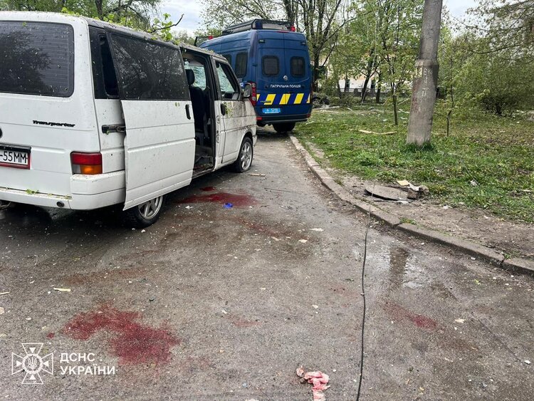 Ворог завдав три ракетні удари по центру Чернігова (ОНОВЛЕНО) Ворог завдав три ракетні удари по центру Чернігова (ОНОВЛЕНО)