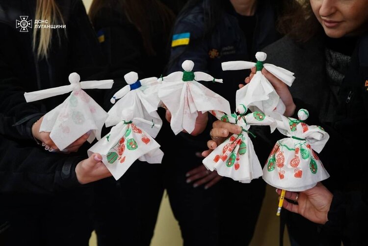 Психологи провели тренінг для фахівців ДСНС Луганщини щодо підтримки ментального здоровʼя – МВС Психологи провели тренінг для фахівців ДСНС Луганщини щодо підтримки ментального здоровʼя – МВС