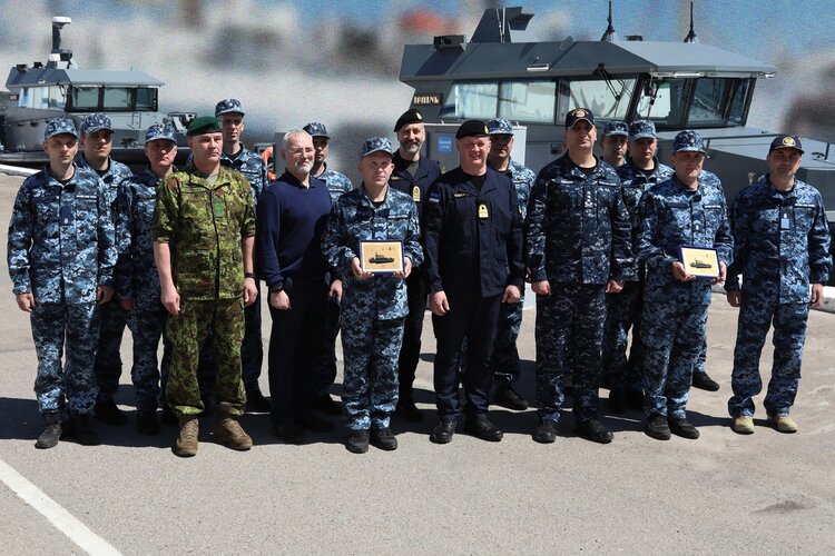 Передані Естонією патрульні катери включили до складу ВМС та назвали «Ірпінь» та «Рені» Передані Естонією патрульні катери включили до складу ВМС та назвали «Ірпінь» та «Рені»