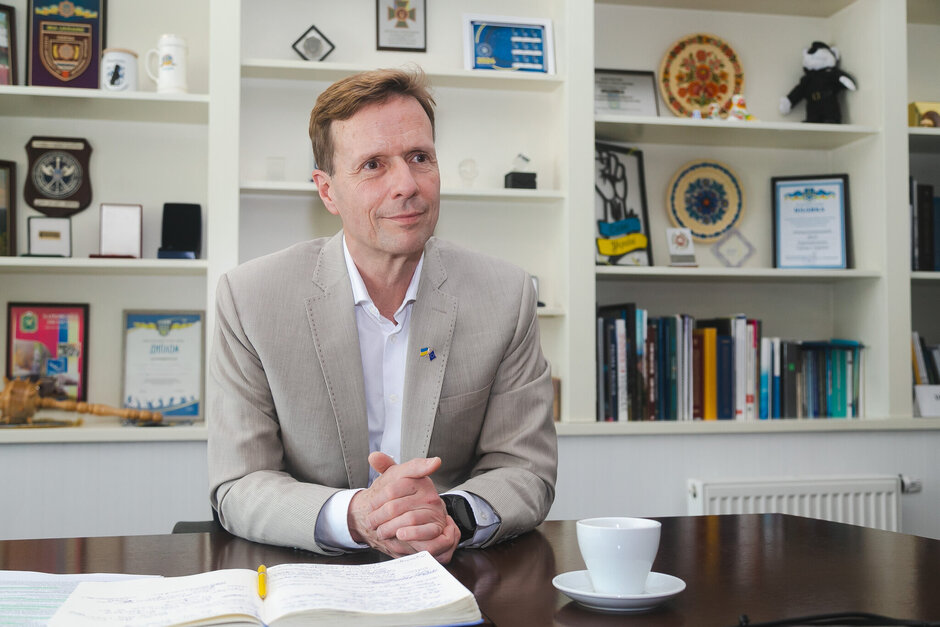 Голова Консультативної місії ЄС в Україні (EUAM Ukraine): «Показник відповідності українського законодавства законодавству Євросоюзу поки що технічно дорівнює 0%» Голова Консультативної місії ЄС в Україні (EUAM Ukraine): «Показник відповідності українського законодавства законодавству Євросоюзу поки що технічно дорівнює 0%»