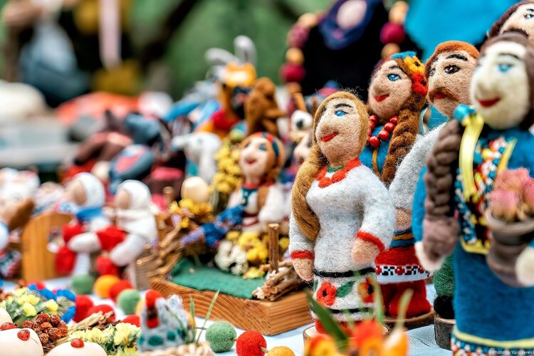 Етнофестиваль «Країна Мрій» оголосив цьогорічну ювілейну програму: 15 тематичних майданчиків, 35 етнічних та фольклорних гуртів, книжковий ярмарок і не тільки Етнофестиваль «Країна Мрій» оголосив цьогорічну ювілейну програму: 15 тематичних майданчиків, 35 етнічних та фольклорних гуртів, книжковий ярмарок і не тільки