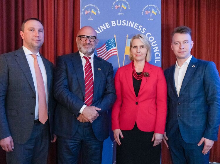 Посол США Бріджит Брінк: економічна складова, і саме приватний сектор, має фундаментальне значення для перемоги України в війні з росією та в повоєнному розвитку Посол США Бріджит Брінк: економічна складова, і саме приватний сектор, має фундаментальне значення для перемоги України в війні з росією та в повоєнному розвитку