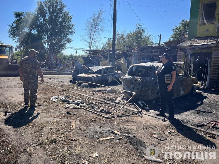 росія обстріляла Вільнянськ поблизу Запоріжжя: кількість травмованих зросла до 36, дев'ятеро – діти (ОНОВЛЕНО) росія обстріляла Вільнянськ поблизу Запоріжжя: кількість травмованих зросла до 36, дев'ятеро – діти (ОНОВЛЕНО)