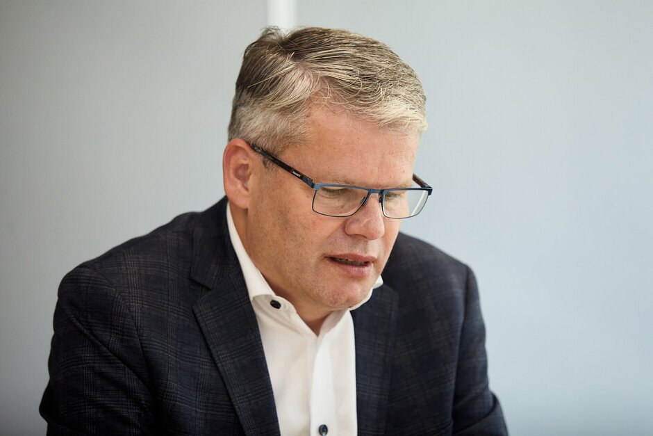 Керівник Антикорупційної ініціативи Європейського Союзу (EUACI): «МОЗ показав хороші результати у виконанні Державної антикорупційної програми. На жаль, Міноборони не має таких успіхів» Керівник Антикорупційної ініціативи Європейського Союзу (EUACI): «МОЗ показав хороші результати у виконанні Державної антикорупційної програми. На жаль, Міноборони не має таких успіхів»