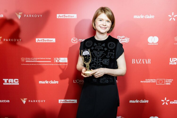 Бренд Stella Artois відзначив кінороботу молодого українського кінорежисера унікальною нагородою “Stella Award” Бренд Stella Artois відзначив кінороботу молодого українського кінорежисера унікальною нагородою “Stella Award”