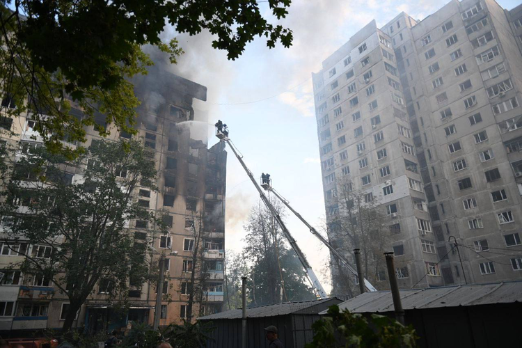 Російський авіаудар по Харкову: є загиблі, постраждали більше півсотні людей (ОНОВЛЮЄТЬСЯ) Російський авіаудар по Харкову: є загиблі, постраждали більше півсотні людей (ОНОВЛЮЄТЬСЯ)