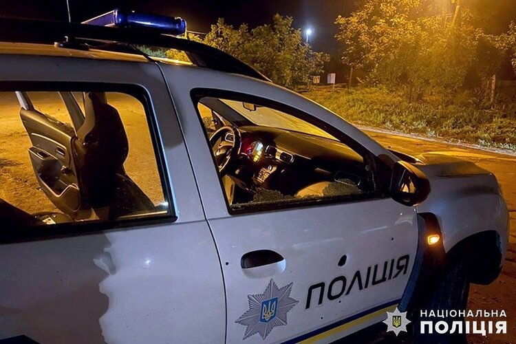 На Хмельниччині затримали чоловіка, який п'яним стріляв по людях На Хмельниччині затримали чоловіка, який п'яним стріляв по людях