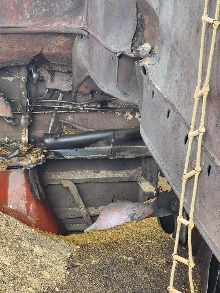 Ворог пошкодив судно «PARESA» з вантажем продовольства в порту Південний Ворог пошкодив судно «PARESA» з вантажем продовольства в порту Південний
