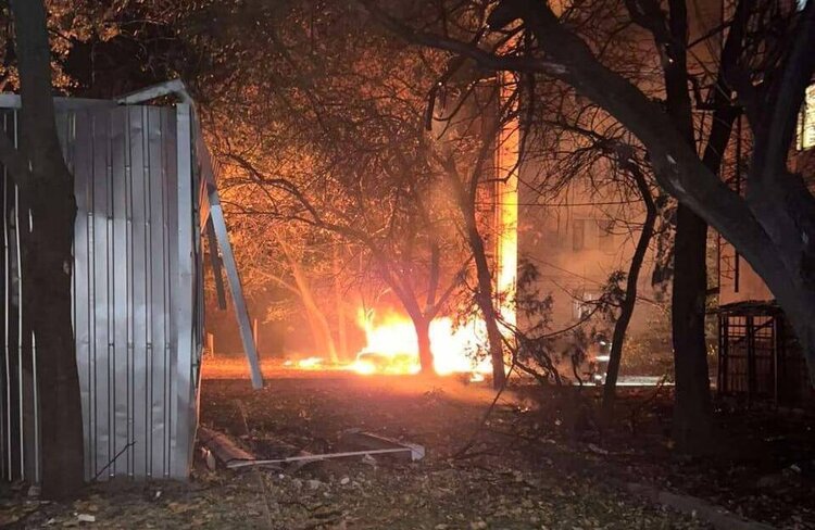 Уночі росіяни атакували Миколаїв «шахедами»: є загиблі Уночі росіяни атакували Миколаїв «шахедами»: є загиблі