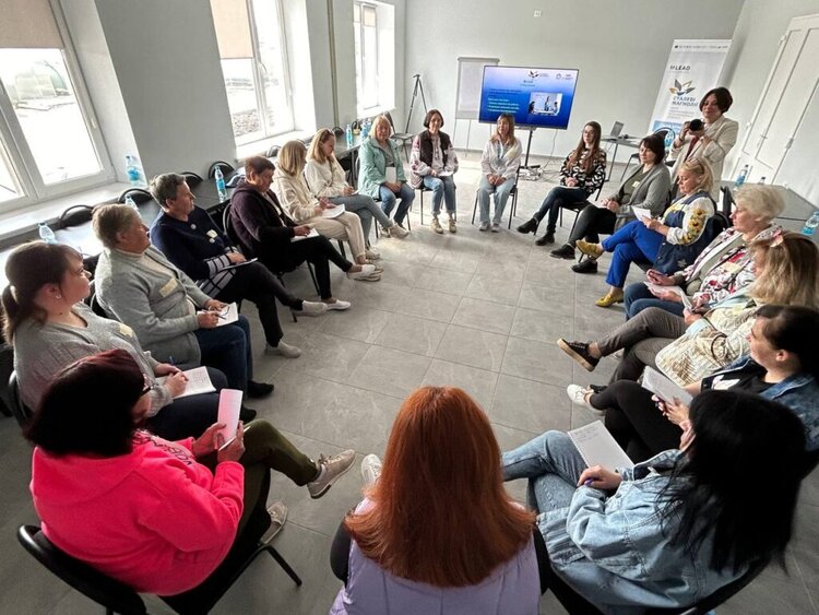 «Зелений» проєкт, що об'єднав громаду. Як у Шепетівці вирощують «Сталеві магнолії» «Зелений» проєкт, що об'єднав громаду. Як у Шепетівці вирощують «Сталеві магнолії»