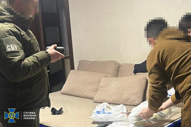 СБУ підозрює керівництво хімзаводу у Черкасах на співпраці з росією СБУ підозрює керівництво хімзаводу у Черкасах на співпраці з росією