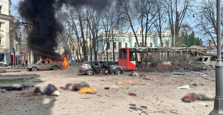 росіяни завдали ракетного удару по Сумах: 21 людина загинула (оновлено) росіяни завдали ракетного удару по Сумах: 21 людина загинула (оновлено)
