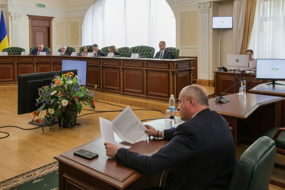 Звільнення за лайку та «спам помсти». Як дисциплінарні інспектори ВРП розрізняють справжні порушення суддів Звільнення за лайку та «спам помсти». Як дисциплінарні інспектори ВРП розрізняють справжні порушення суддів