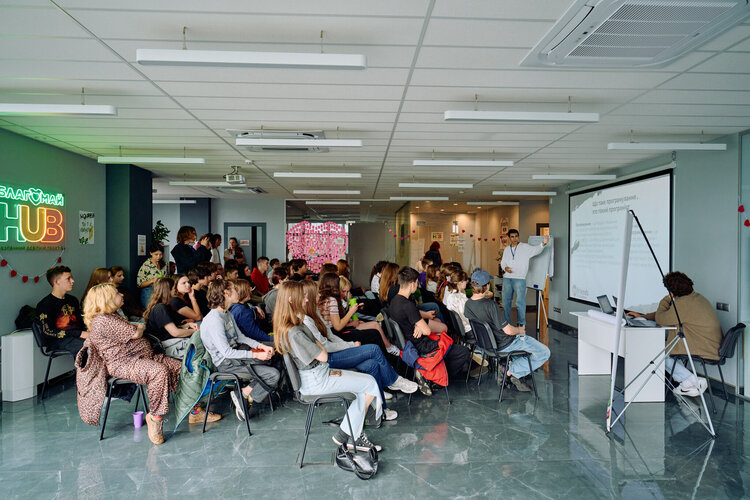 Andrii Matiukha and Favbet Foundation supported an educational IT workshop for teenagers Andrii Matiukha and Favbet Foundation supported an educational IT workshop for teenagers