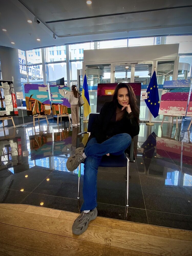 “CONTRASTS” by Andriana Matys: After Europe, Back Home “CONTRASTS” by Andriana Matys: After Europe, Back Home