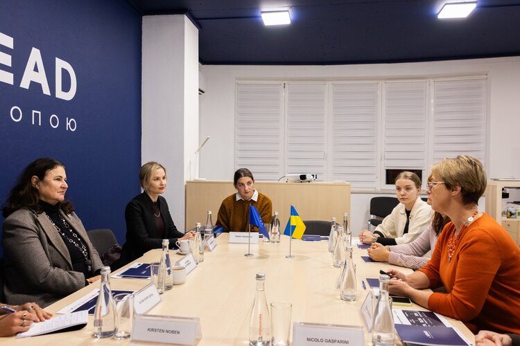 Посол Євросоюзу в Україні відвідала Одеський офіс U-LEAD Посол Євросоюзу в Україні відвідала Одеський офіс U-LEAD