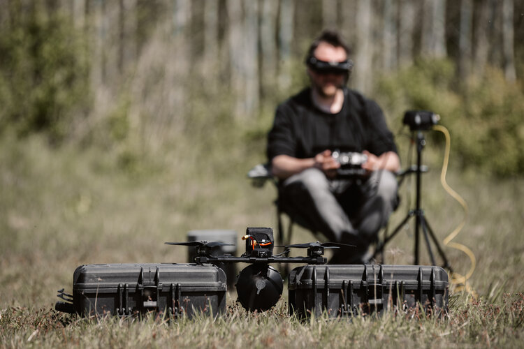 Як маленька латвійська компанія Ardlat створює оптоволоконні дрони для ЗСУ, майже не залежачи від Китаю Як маленька латвійська компанія Ardlat створює оптоволоконні дрони для ЗСУ, майже не залежачи від Китаю