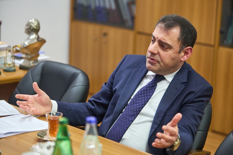 Посол Азербайджана в Украине: «Азербайджанский бизнес планирует запустить полный цикл титанового производства на базе ОГХК» Посол Азербайджана в Украине: «Азербайджанский бизнес планирует запустить полный цикл титанового производства на базе ОГХК»