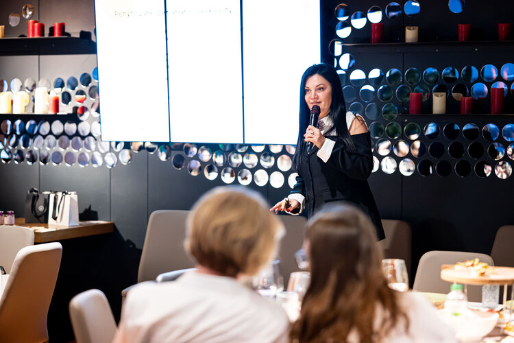 У Києві відбувся бізнес-бранч «Бізнес. Інвестиції. Лідерство. Майбутнє України» У Києві відбувся бізнес-бранч «Бізнес. Інвестиції. Лідерство. Майбутнє України»