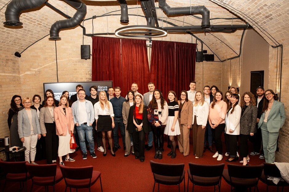 Зіткнення світів. Як подолати прірву між корпораціями та стартапами Зіткнення світів. Як подолати прірву між корпораціями та стартапами