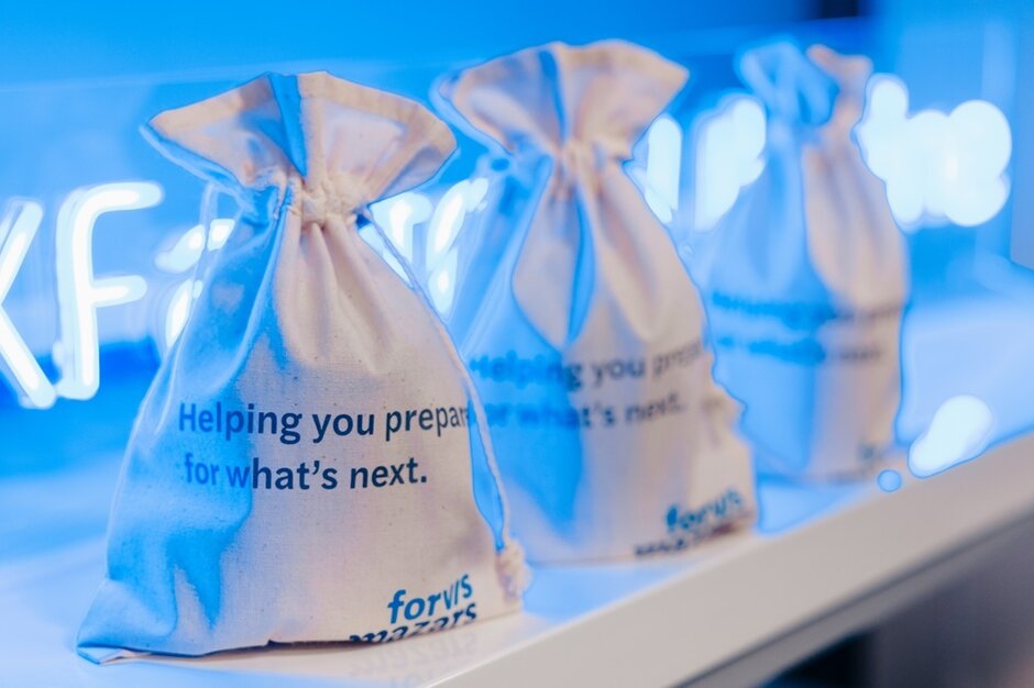 Зіткнення світів. Як подолати прірву між корпораціями та стартапами Зіткнення світів. Як подолати прірву між корпораціями та стартапами